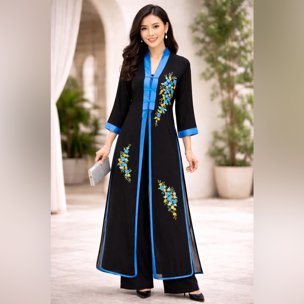 Vietnamese Ao Dai Traditional Tunic Black Blue and Yellow Embroidered Size 4